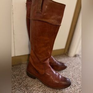 Frye women’s Artisan Tall Whiskey Leather Boots size 9.5